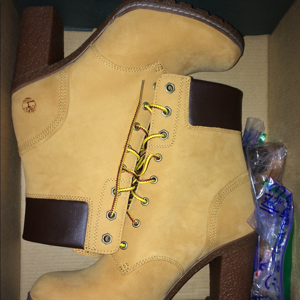 Timberland High Heeled Boots W/ Leather Cleaner